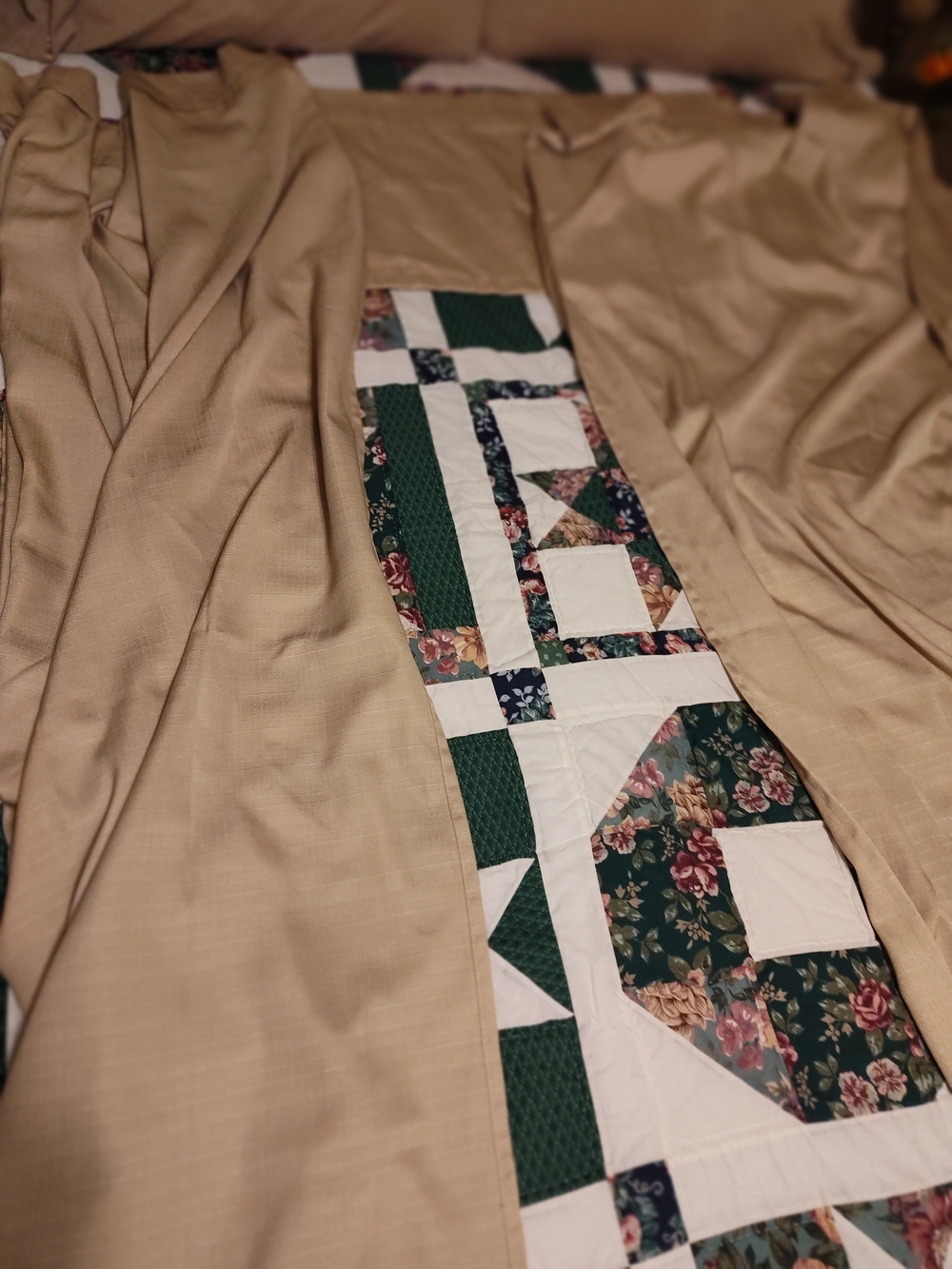 Floral Patchwork Quilt Panel in Beige and Forest Green